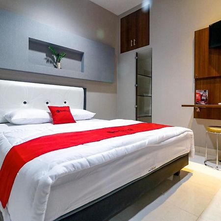 Reddoorz Near Kebon Jeruk Jakarta Eksteriør bilde
