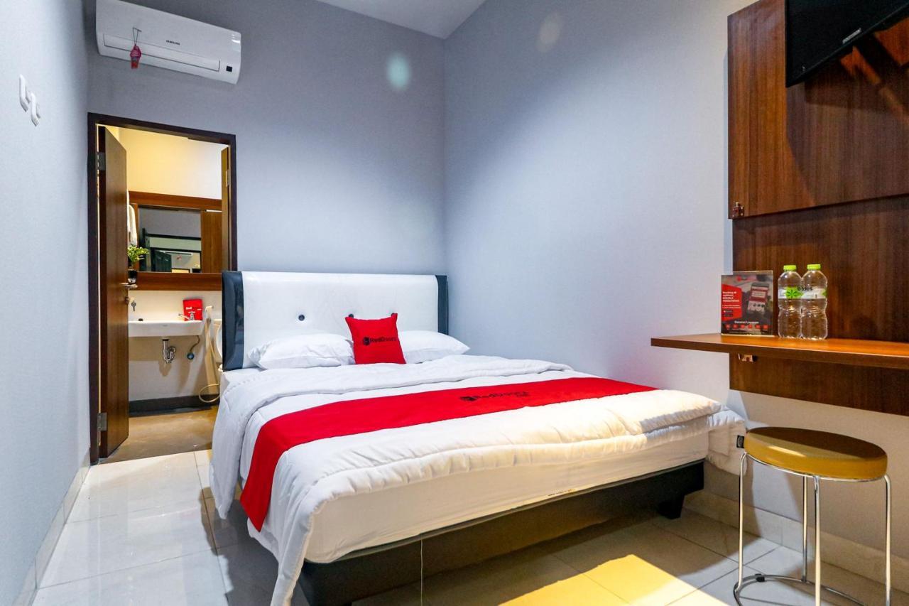 Reddoorz Near Kebon Jeruk Jakarta Eksteriør bilde