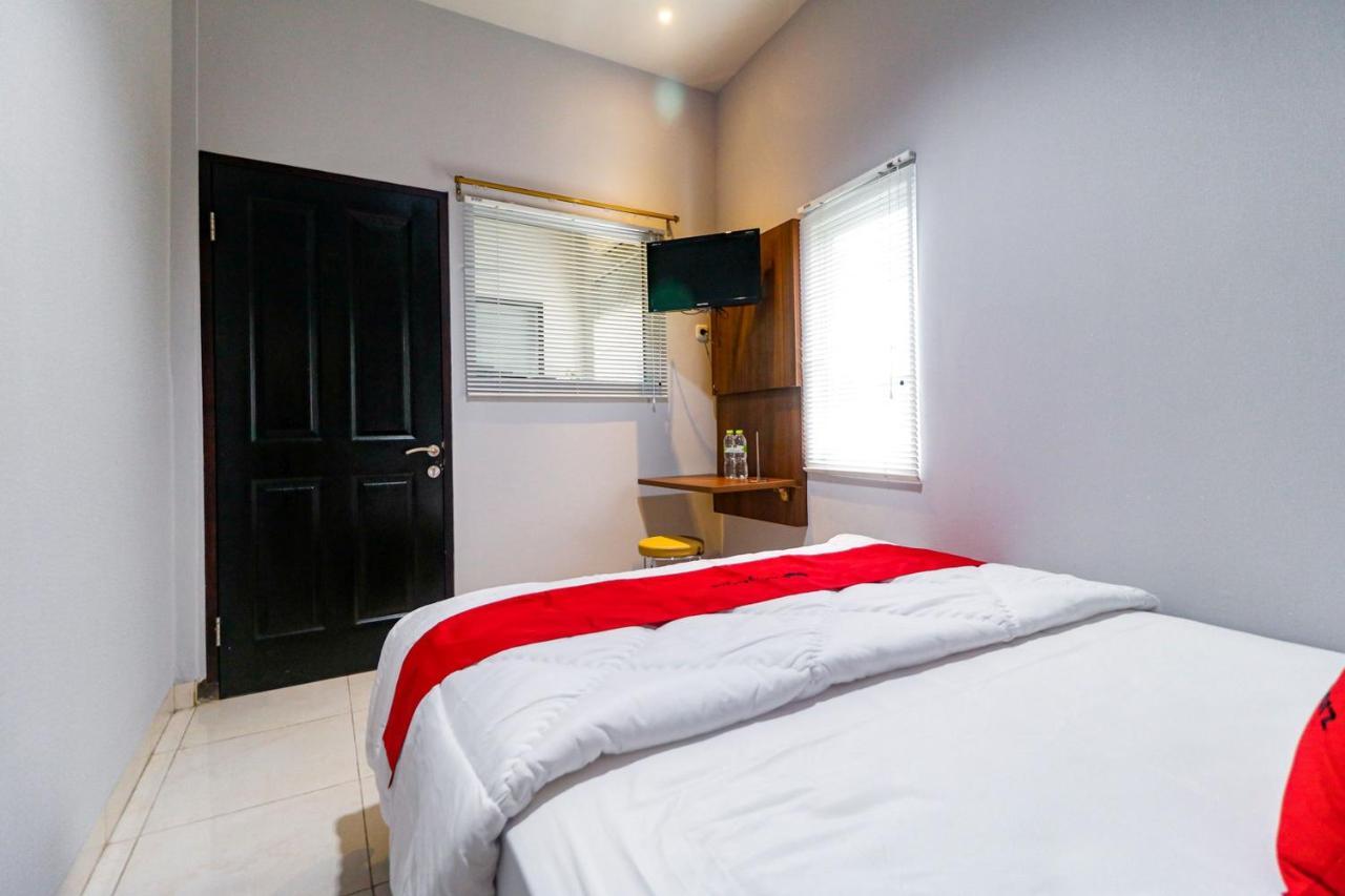 Reddoorz Near Kebon Jeruk Jakarta Eksteriør bilde