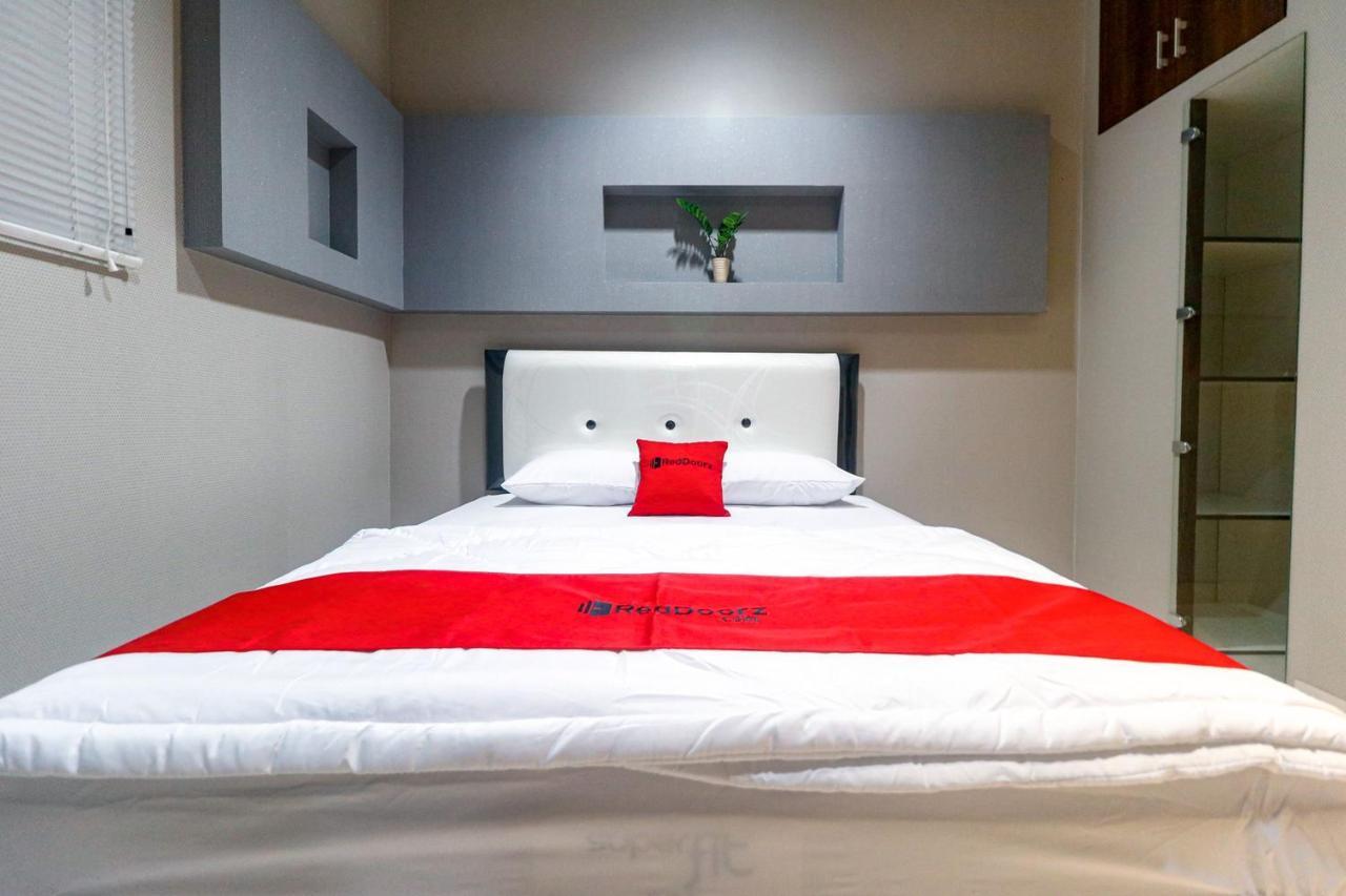 Reddoorz Near Kebon Jeruk Jakarta Eksteriør bilde