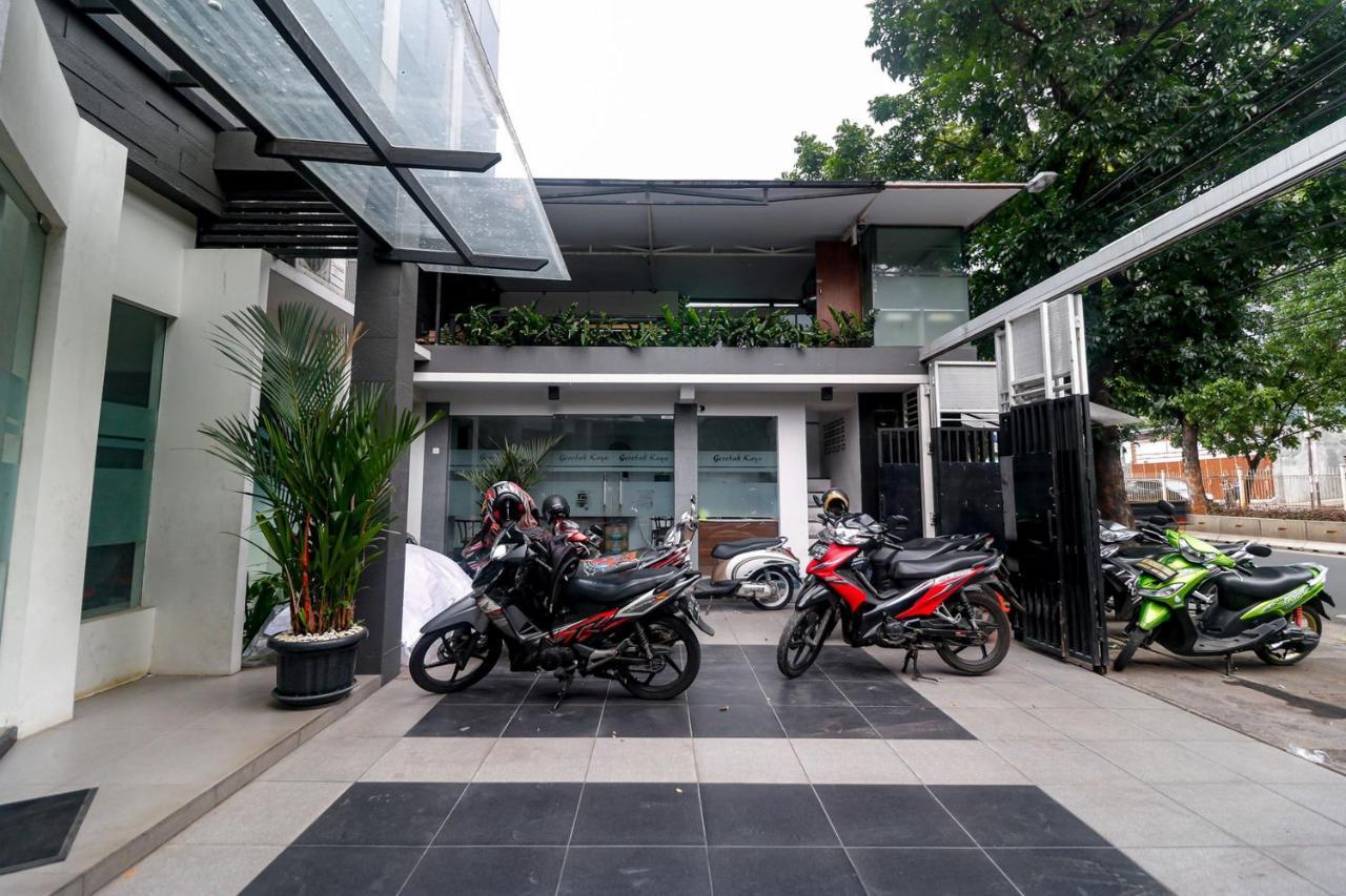 Reddoorz Near Kebon Jeruk Jakarta Eksteriør bilde