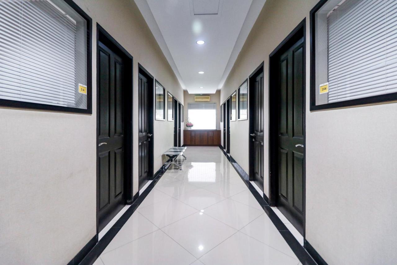 Reddoorz Near Kebon Jeruk Jakarta Eksteriør bilde