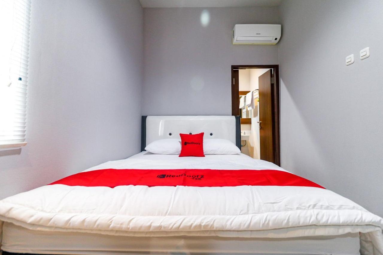 Reddoorz Near Kebon Jeruk Jakarta Eksteriør bilde