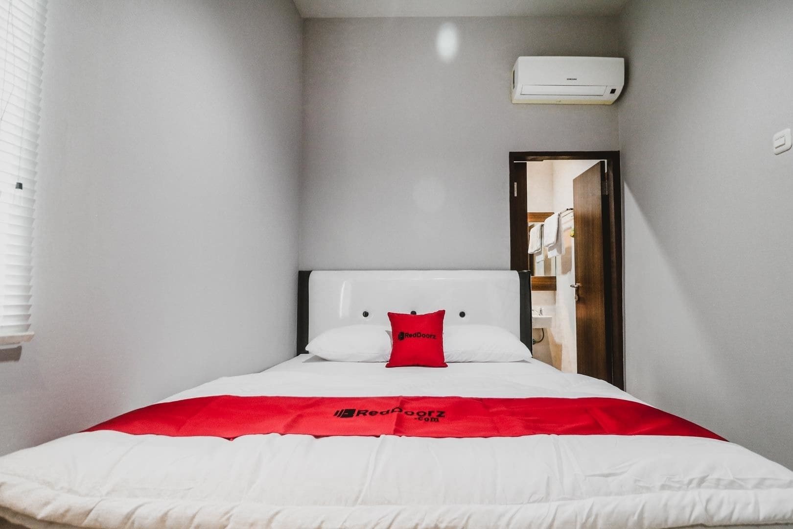 Reddoorz Near Kebon Jeruk Jakarta Eksteriør bilde